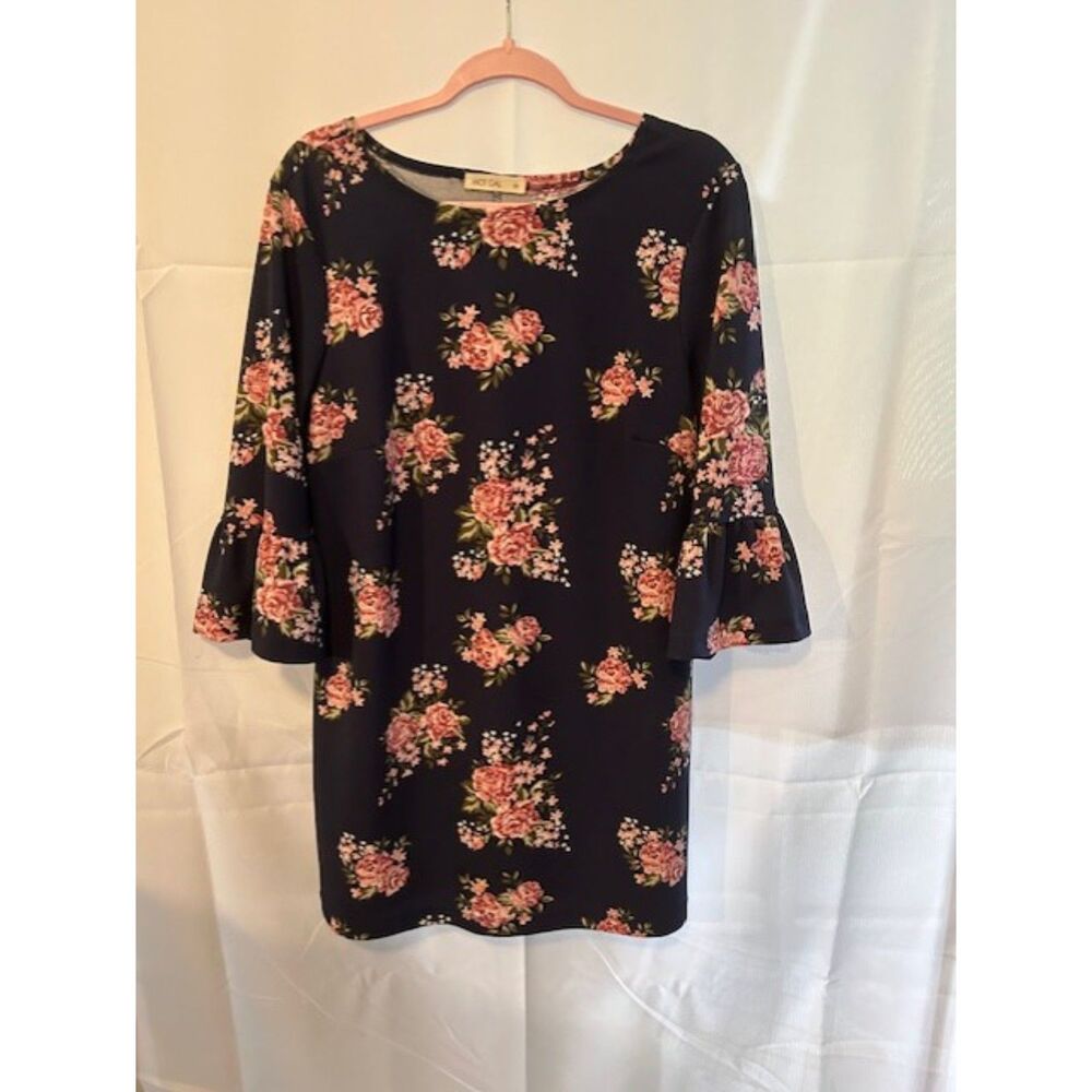 Hot Gal Navy Floral Ruffle Sleeve Dress Size Large — Excellent Condition